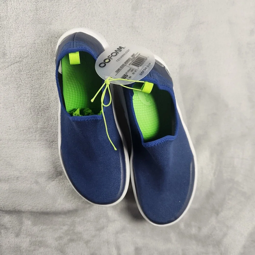 OOFOS OOmg eeZee Low Women Navy Blue Slip On Recovery Sneaker Size 6 EU 37